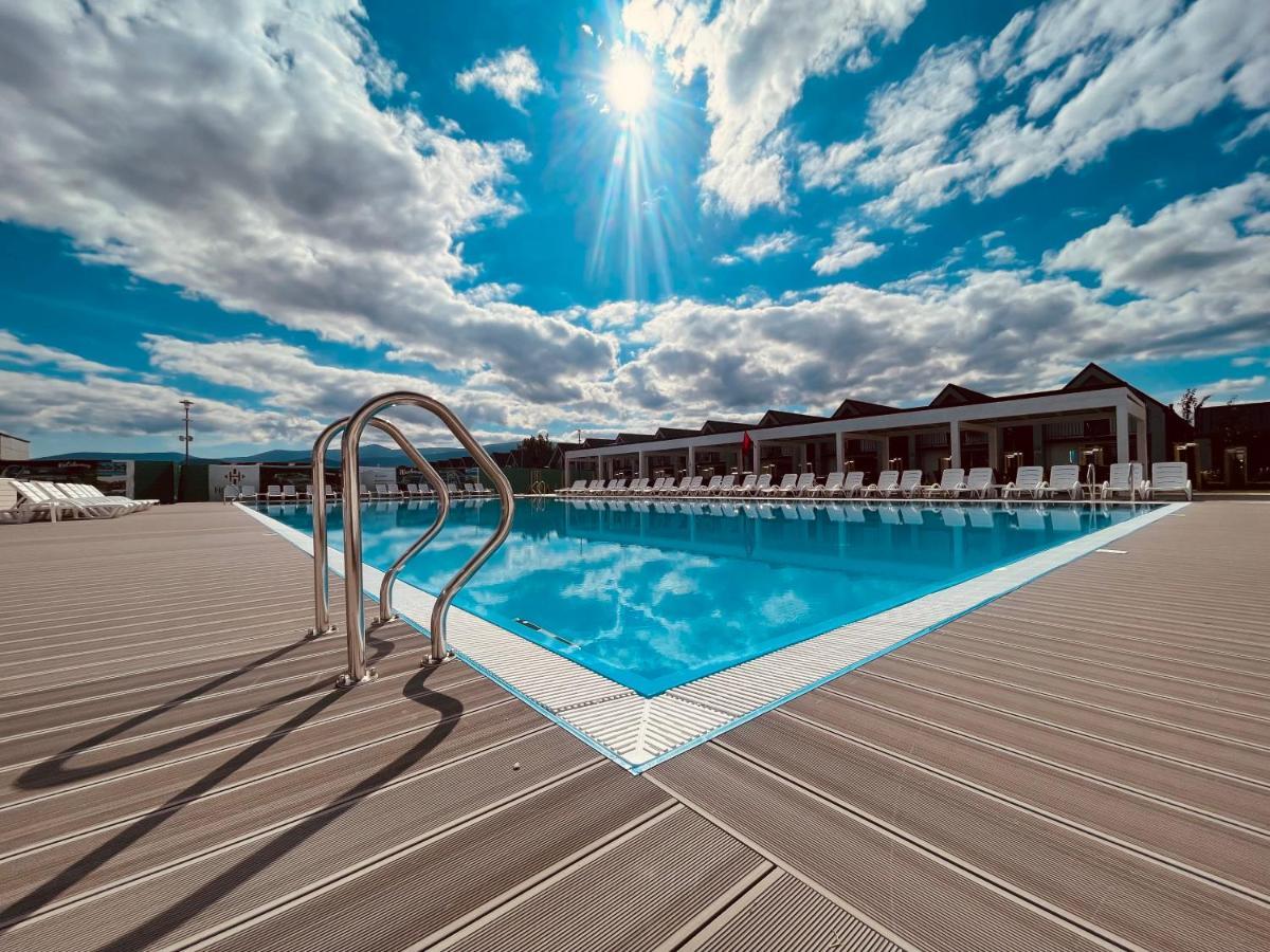 Holiday Park & Resort Cieplice Zdroj Jelenia Gora Ngoại thất bức ảnh