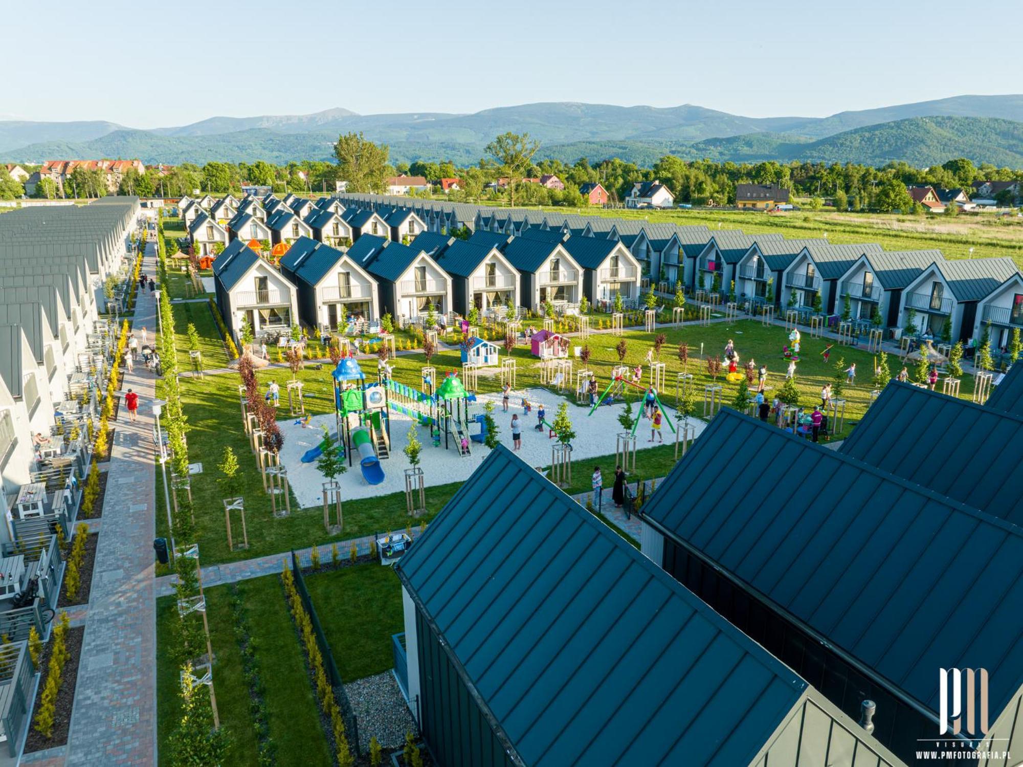 Holiday Park & Resort Cieplice Zdroj Jelenia Gora Ngoại thất bức ảnh