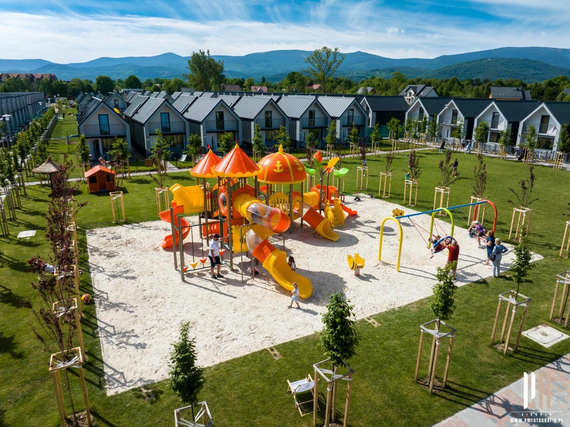 Holiday Park & Resort Cieplice Zdroj Jelenia Gora Ngoại thất bức ảnh