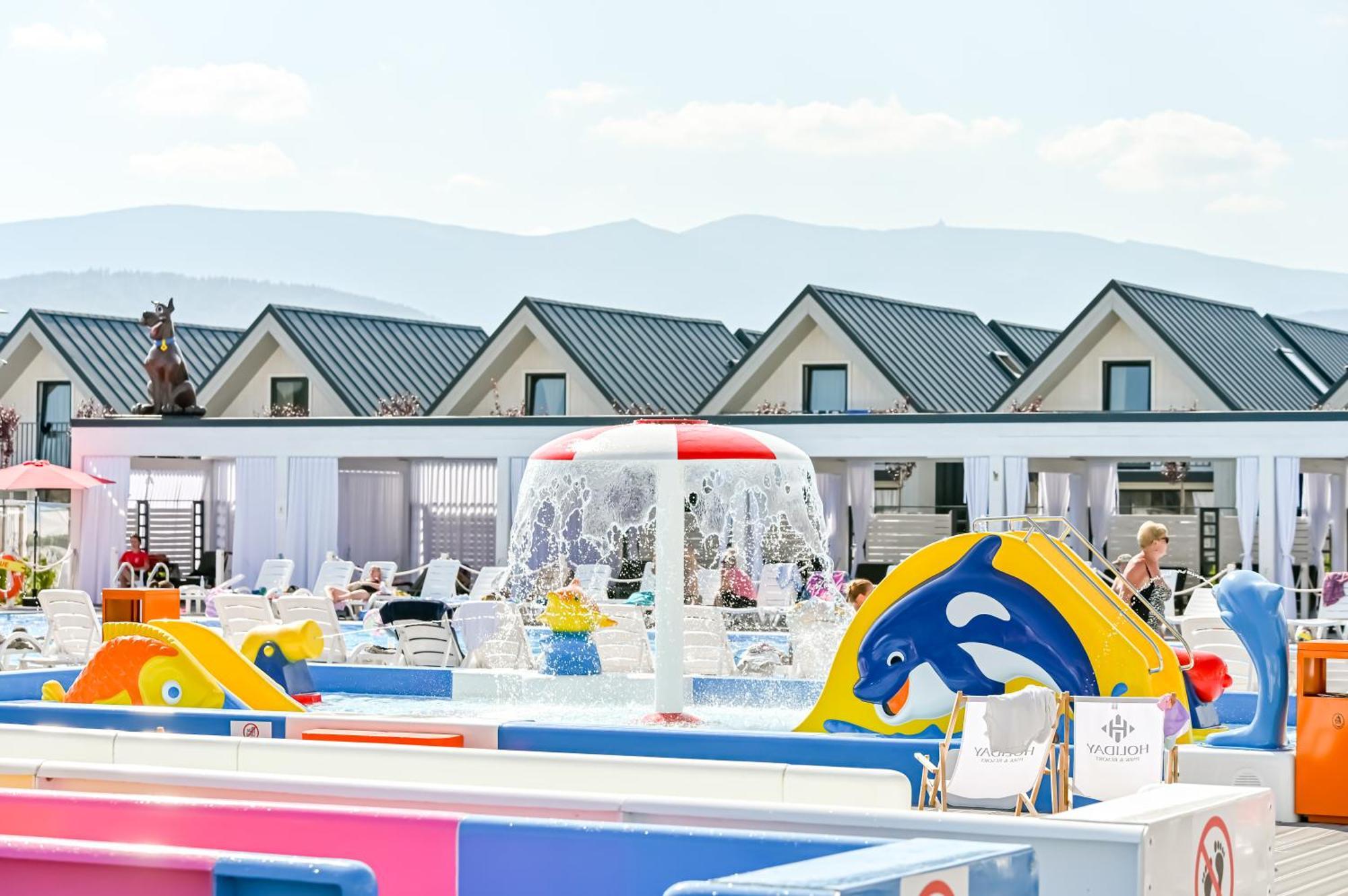 Holiday Park & Resort Cieplice Zdroj Jelenia Gora Ngoại thất bức ảnh